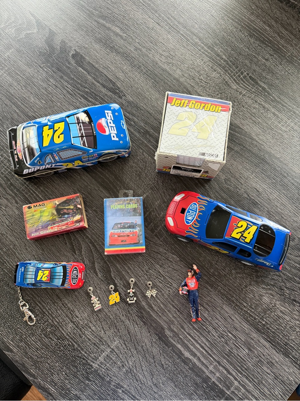 Jeff Gordon Bundle w/ Playing Cards, Tin, Keychain, Mag-Lite, Post its, 4 Charms